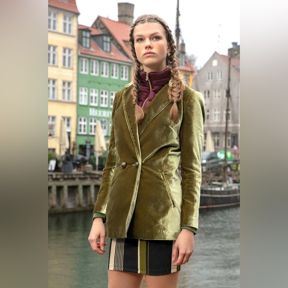 André Badi Mujer Blazer 002143
Vendido por Andre Badi
SKU 001042000319 Marca